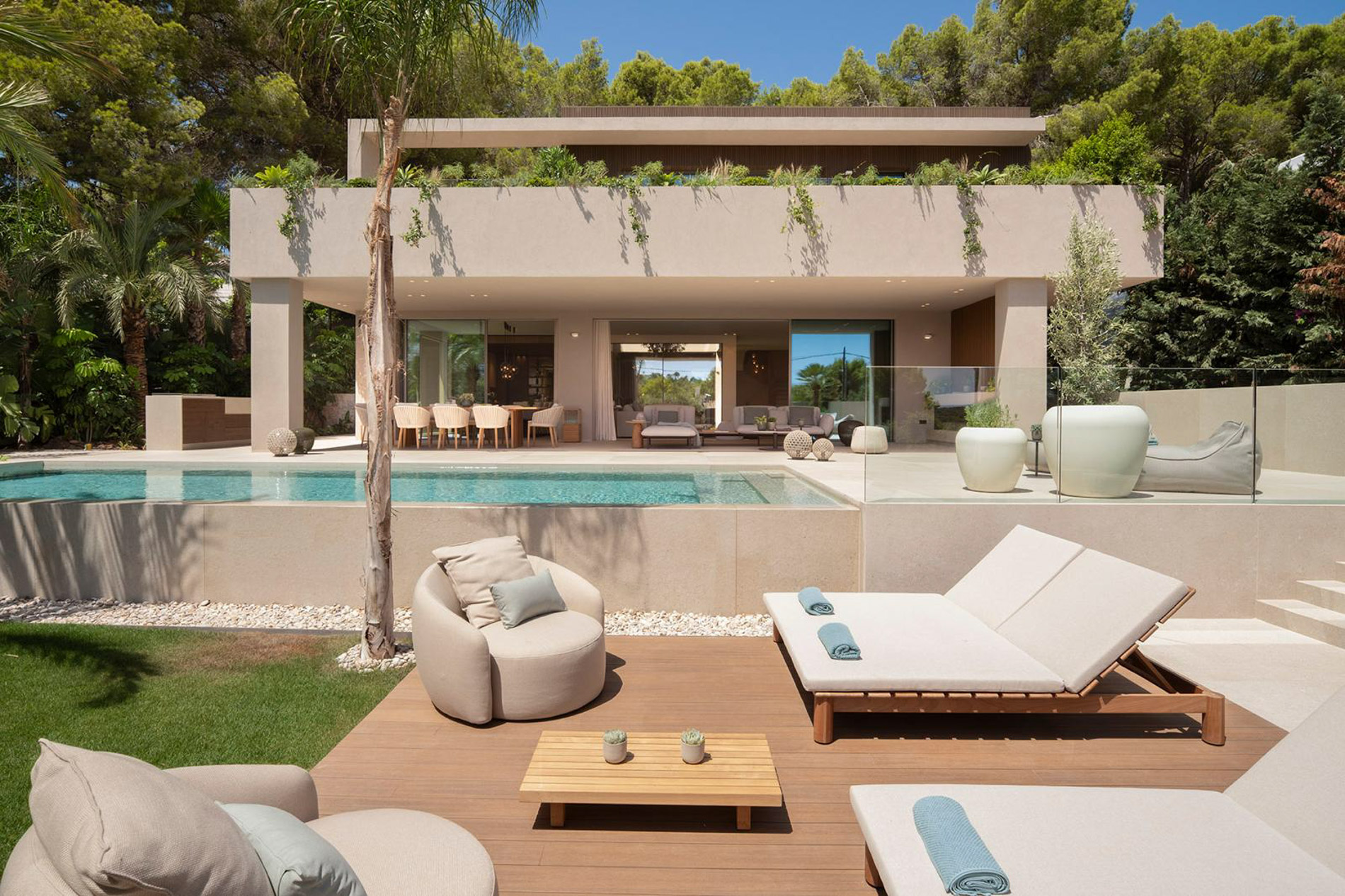 Arquitectura contemporánea con alma mediterránea en Santa Ponsa